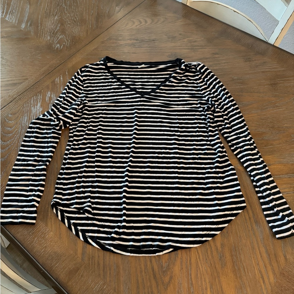 New Old Navy Women Luxe V-Neck Black & White Stripped Top Long Sleeve SZ XL